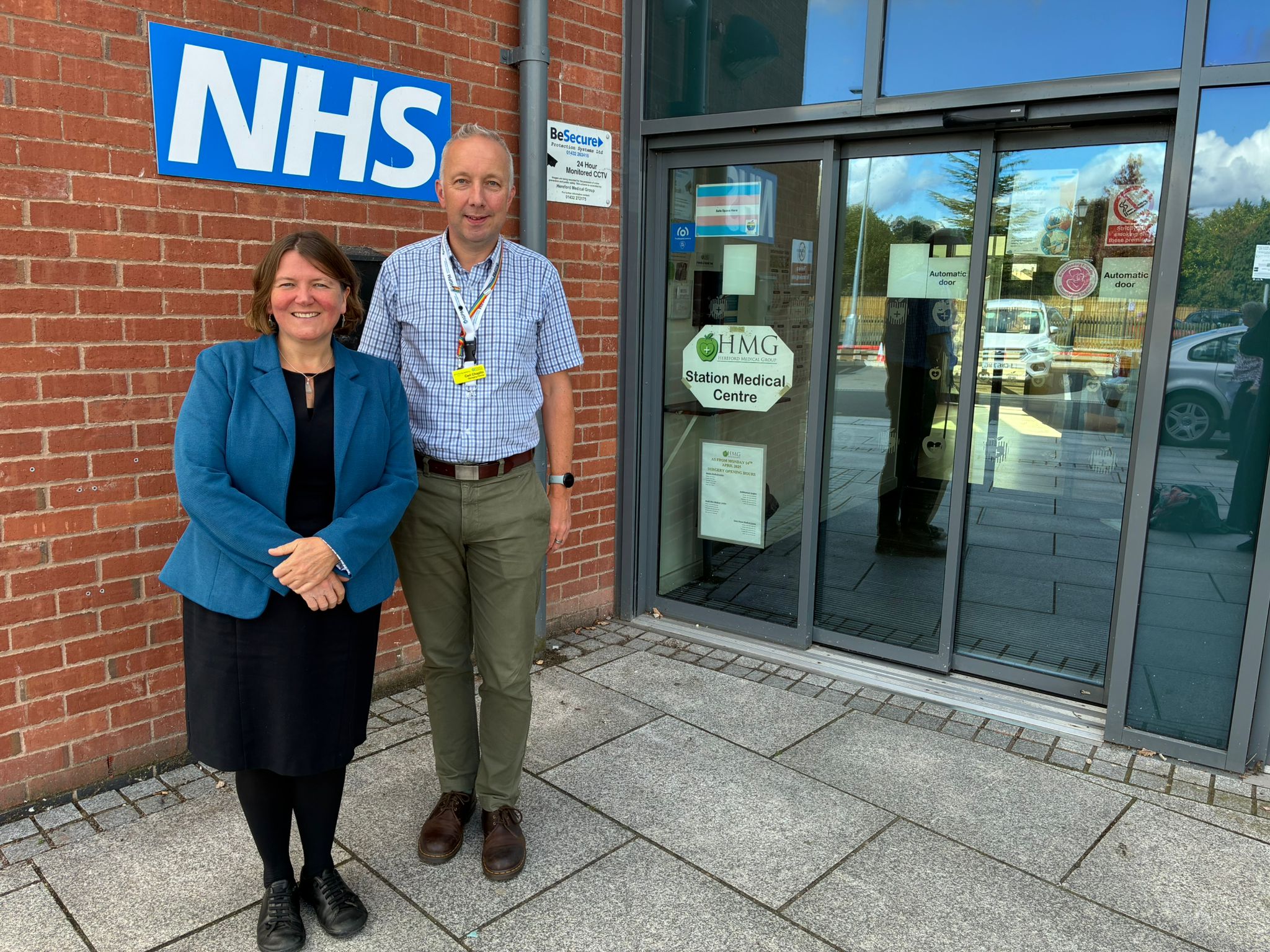 Ellie Chowns in front of building